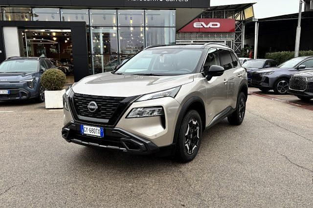 Usata Nissan X-Trail 158 CV (116 kW) 2025 Grigio SUV