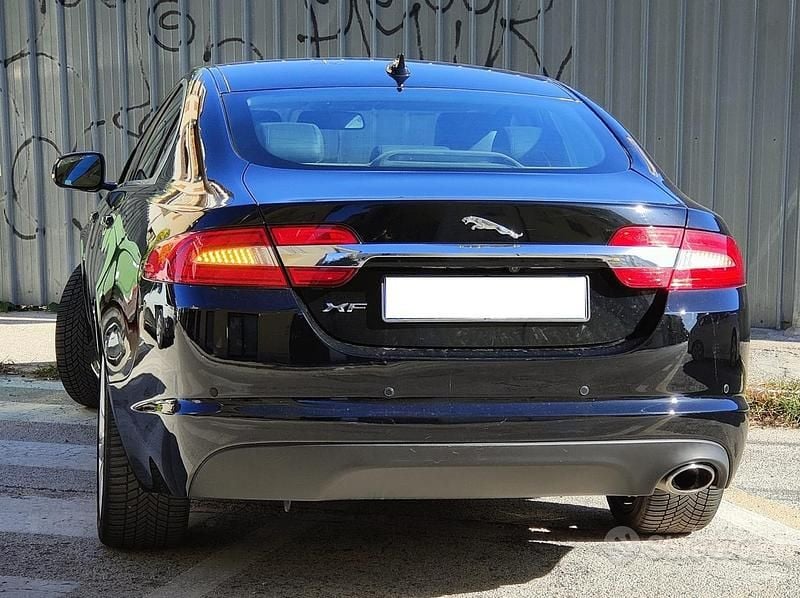 Usata Jaguar XF 200 CV (147 kW) 2013 Blu Berlina