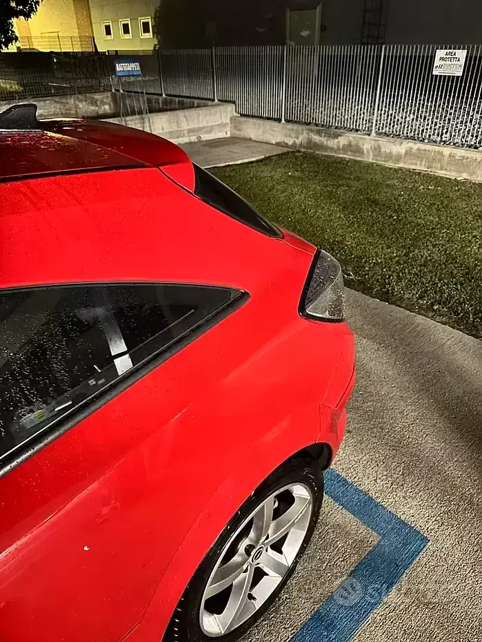 Usata Opel Astra GTC 90 CV (66 kW) 2007 Rosso Berlina