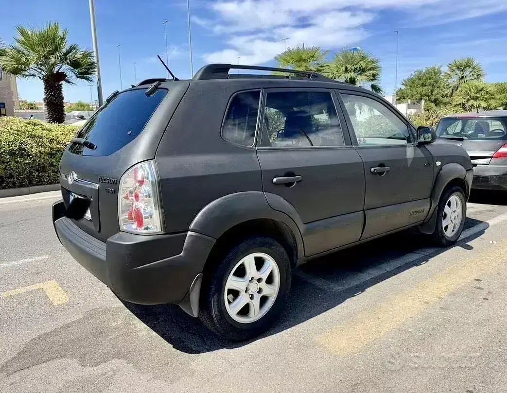 Usata Hyundai Tucson 112 CV (82 kW) 2004 Nero SUV