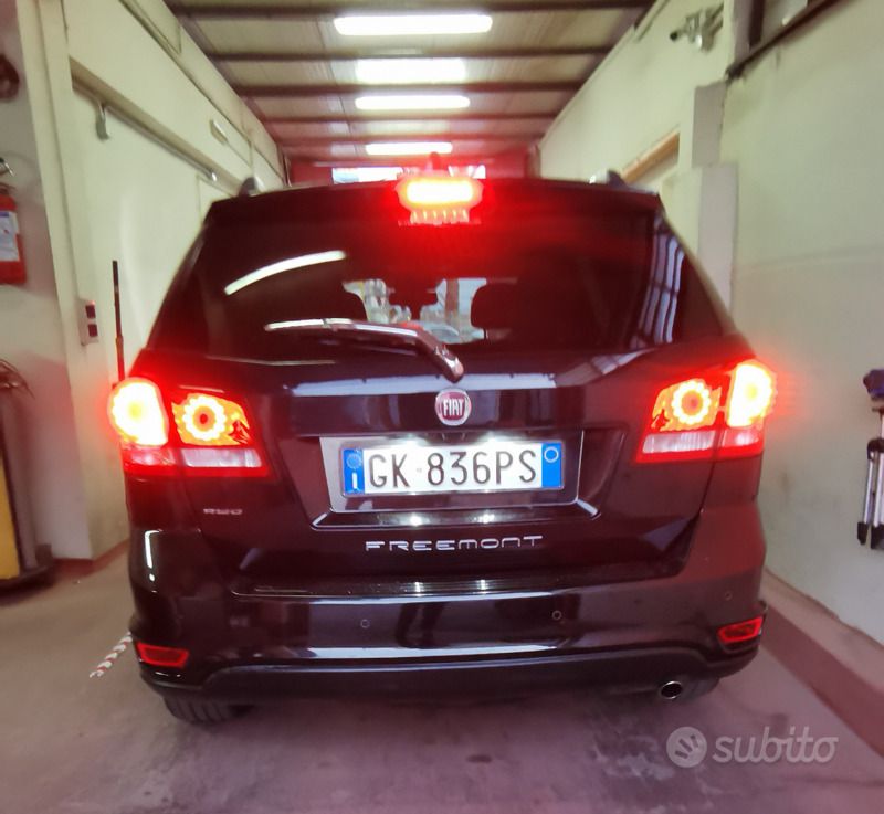Usata Fiat Freemont Lounge 170 CV (125 kW) 2012 Nero SUV