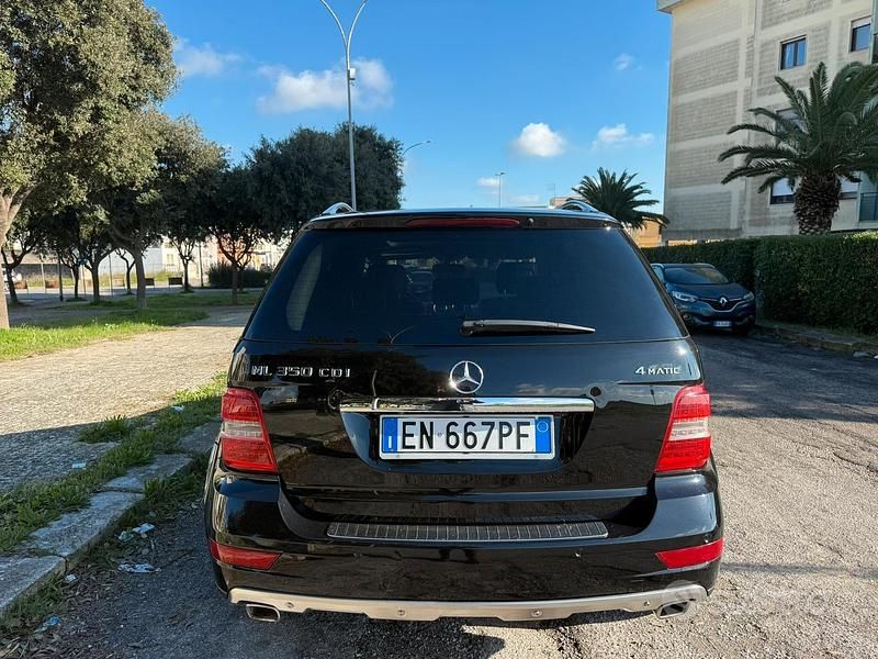 Usata Mercedes ML350 Premium 239 CV (175 kW) 2009 Nero SUV