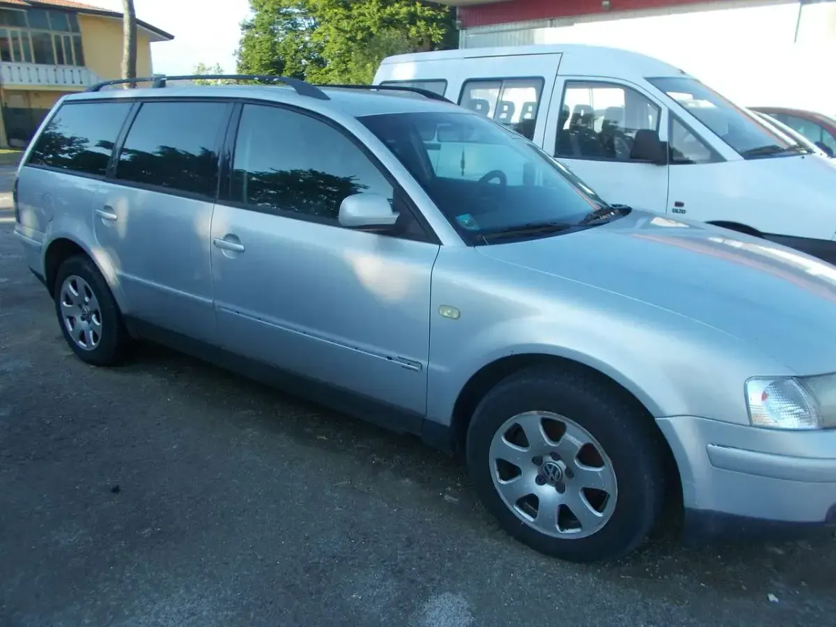 Usata VW Passat 110 CV (80 kW) 1999 Argento Station wagon