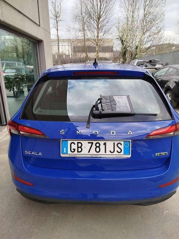 Usata Skoda Scala Ambition 90 CV (66 kW) 2020 Blu/azzurro Utilitaria