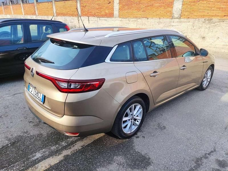 Usata Renault Mégane IV Life 90 CV (66 kW) 2017 Oro Station wagon