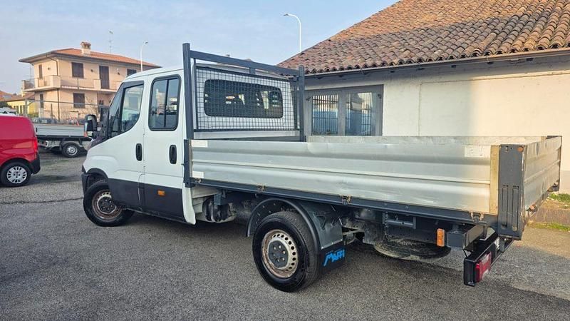 Occasion Iveco Daily 116 ch (85 kW) 2017 Blanc Berline