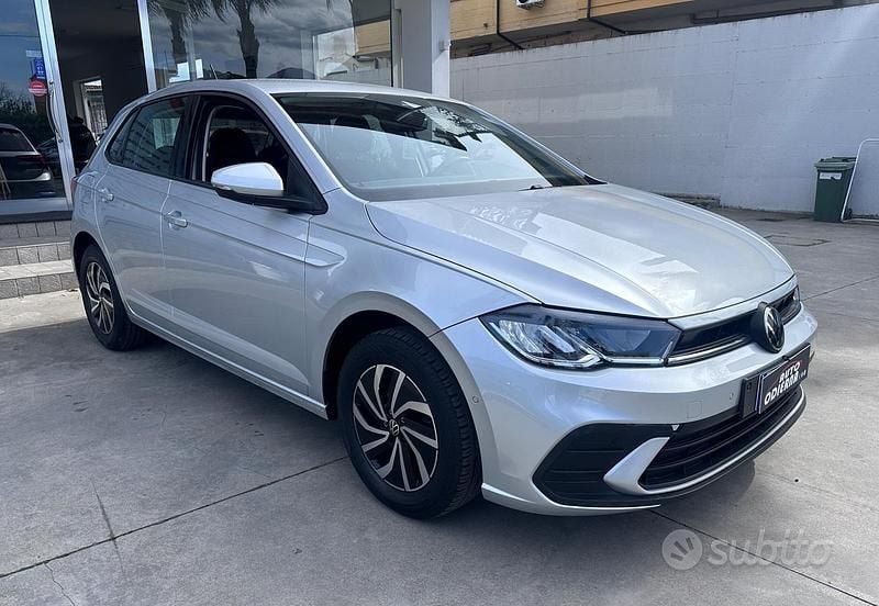 Usata VW Polo Style 95 CV (69 kW) 2023 Grigio Utilitaria