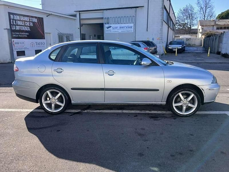 Usata Seat Cordoba Stylance 86 CV (63 kW) 2007 Grigio Berlina