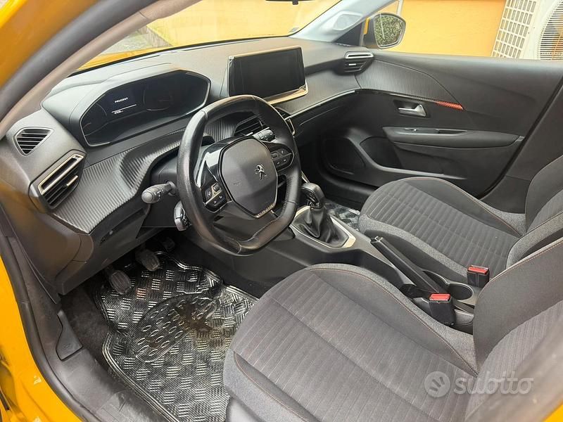 Usata Peugeot 208 Active 75 CV (55 kW) 2021 Giallo Utilitaria