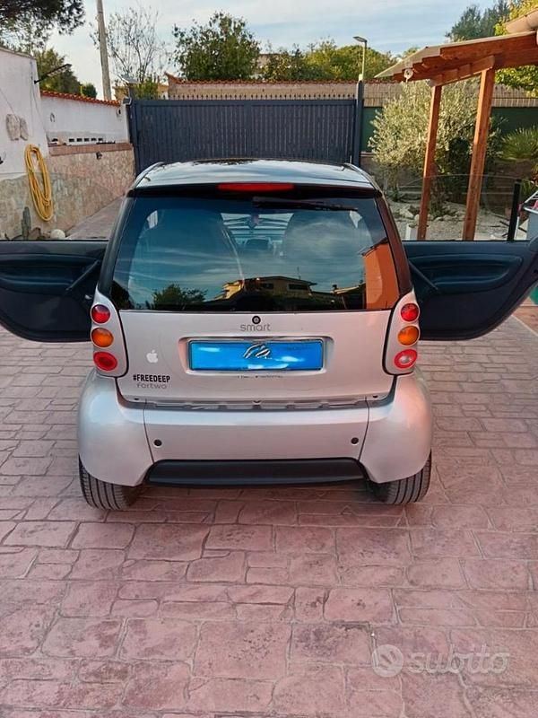Usata Smart ForTwo Coupé 61 CV (44 kW) 2006 Utilitaria