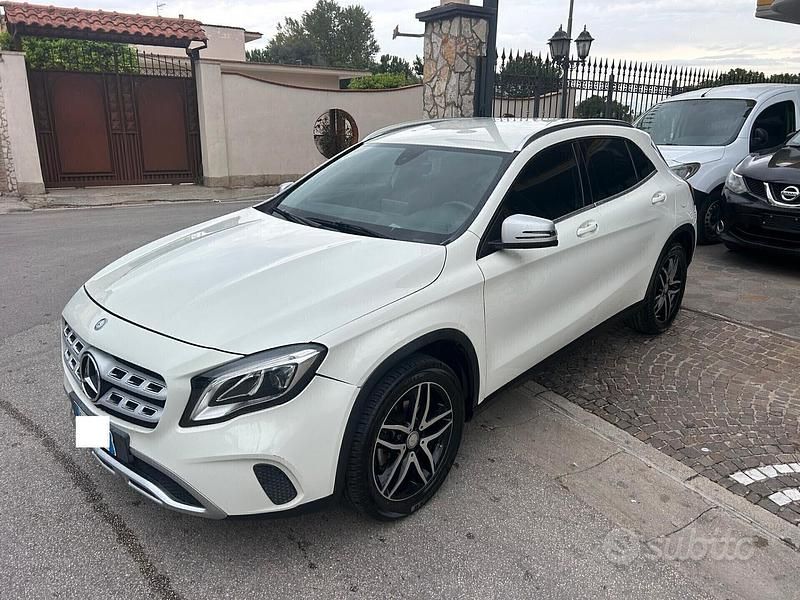 Usata Mercedes GLA220 Premium 176 CV (129 kW) 2017 Bianco SUV