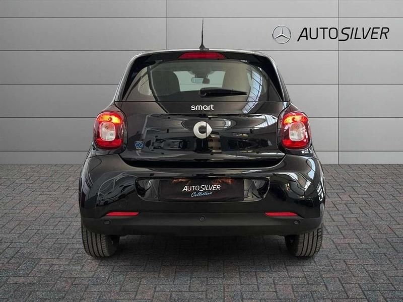 Begagnad Smart ForFour Electric Drive Passion 41 kW (56 HK) 2021 Svart Sedan