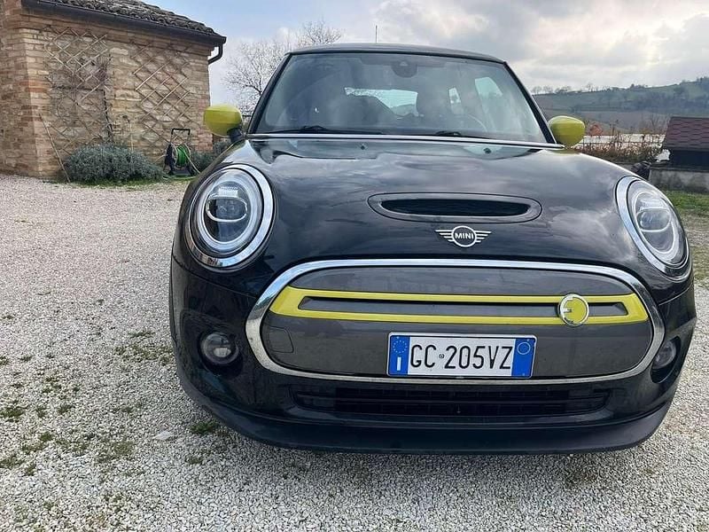 Usata Mini Cooper SE 75 kW (102 CV) 2020 Utilitaria
