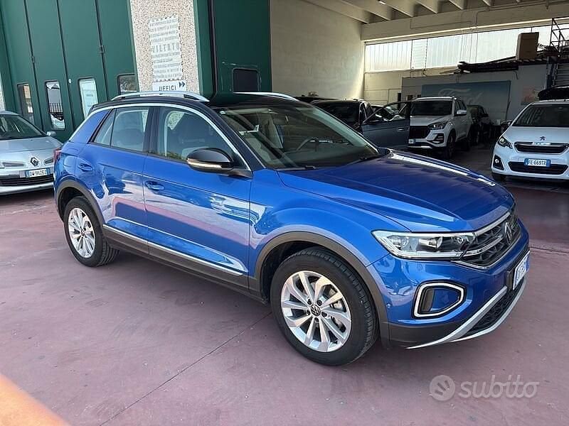 Usata VW T-Roc Style 110 CV (80 kW) 2022 Blu SUV