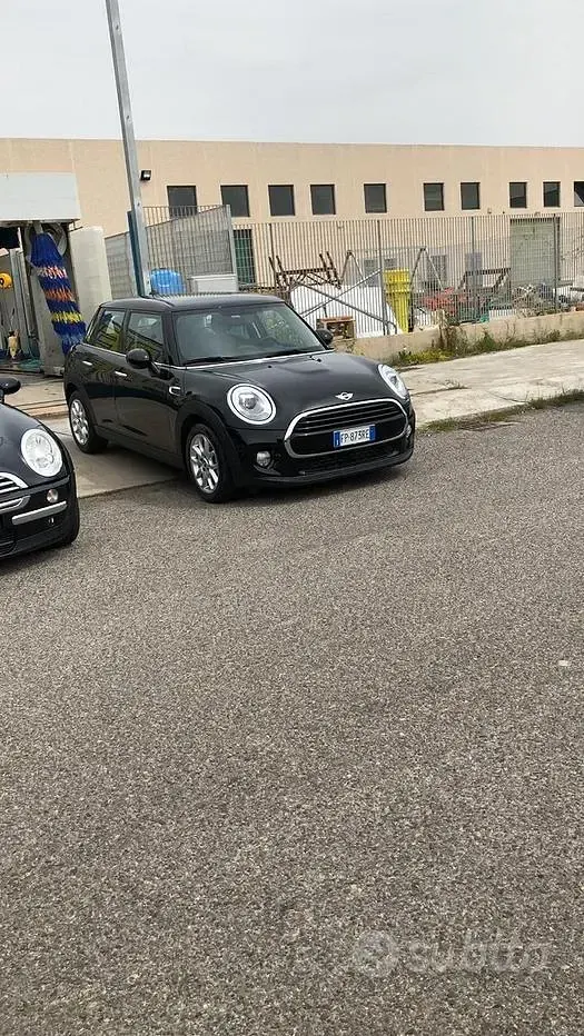 Usata Mini Cooper D 116 CV (85 kW) 2018 Nero Utilitaria