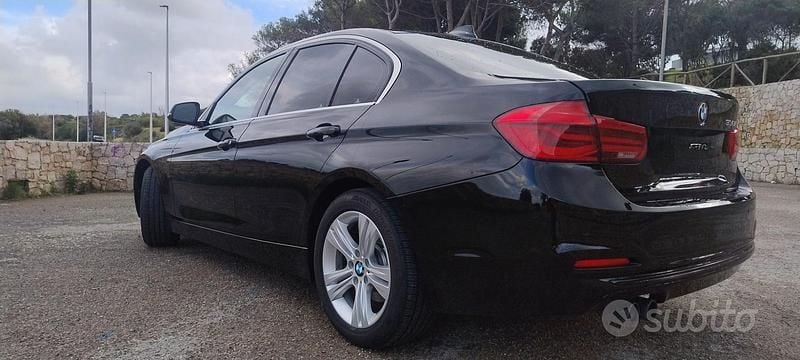 Begagnad BMW 330 184 HK (135 kW) 2017 Svart Sedan