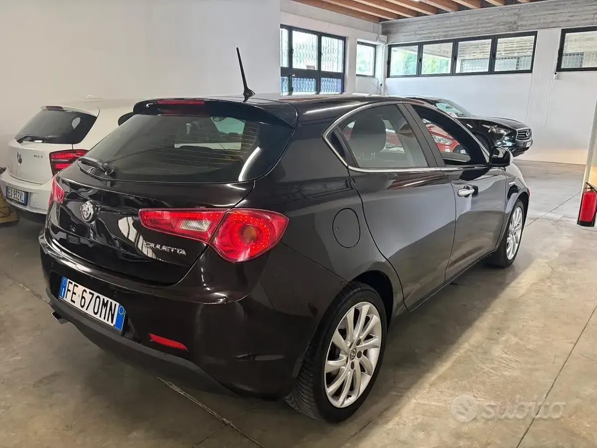 Usata Alfa Romeo Giulietta 120 CV (88 kW) 2016 Nero Utilitaria