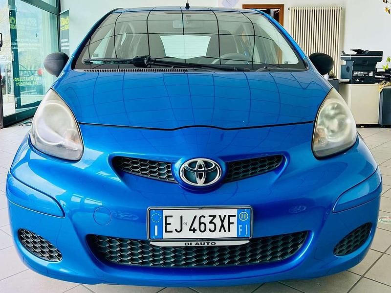 Usata Toyota Aygo Connect Style 68 CV (50 kW) 2011 Blu/azzurro Utilitaria