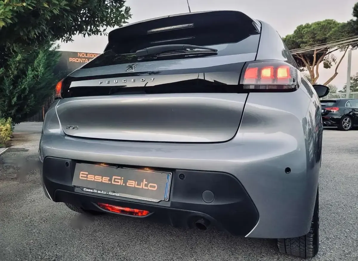 Usata Peugeot 208 Allure 101 CV (74 kW) 2020 Grigio Utilitaria
