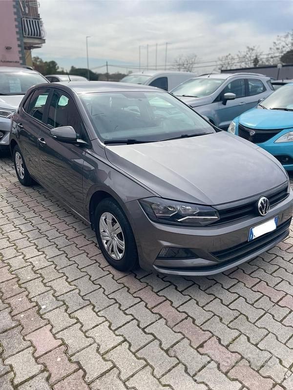 Usata VW Polo Comfortline 75 CV (55 kW) 2018 Grigio Utilitaria