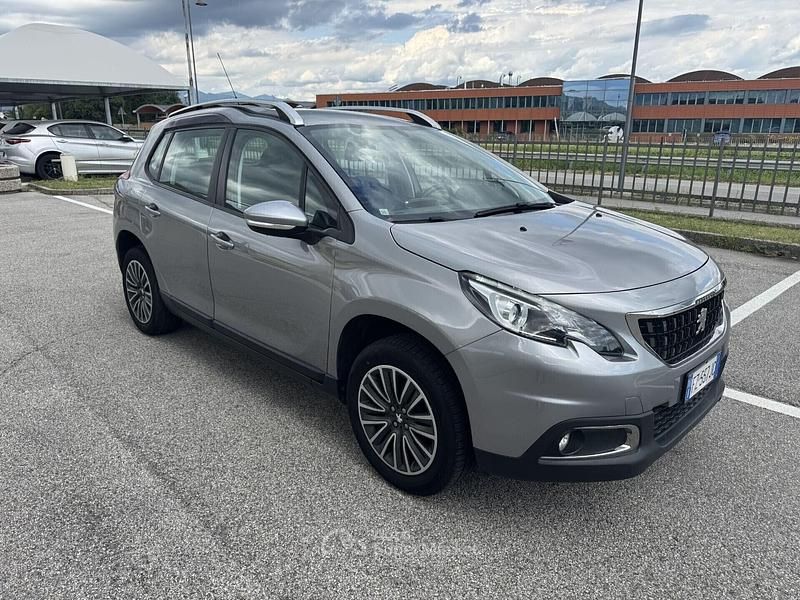 Usata Peugeot 2008 Active 83 CV (61 kW) 2019 Grigio artense SUV