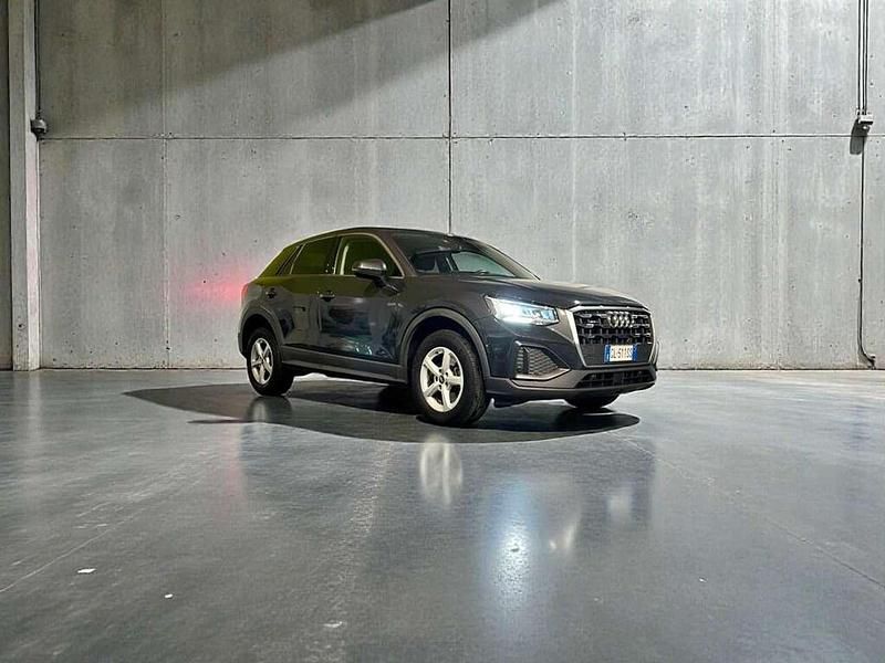 Grigio Usata 2022 Audi Q2 Business SUV | 26.900 € (Buon prezzo) - Immagine 1/4