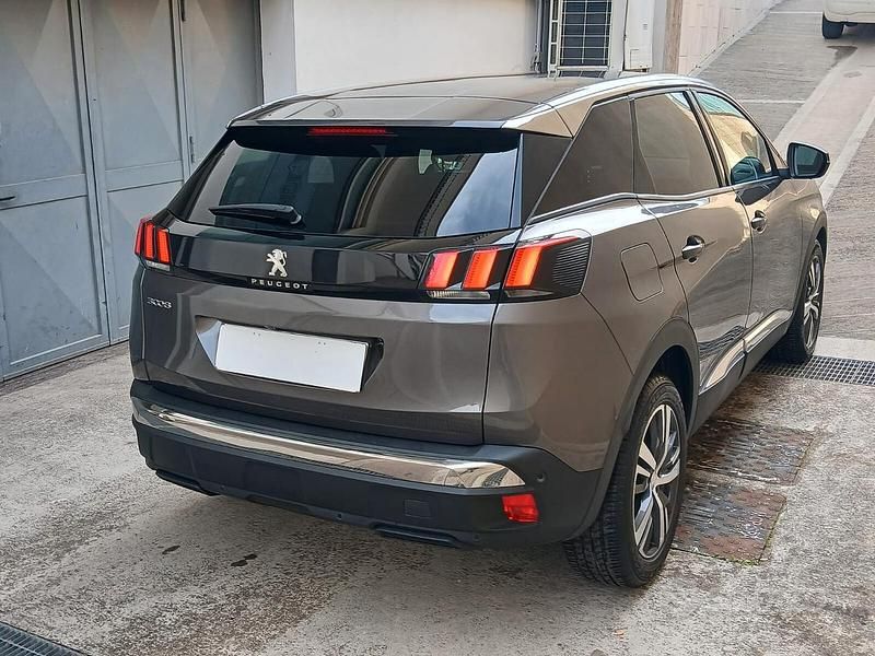 Usata Peugeot 3008 Allure 131 CV (96 kW) 2023 Grigio SUV
