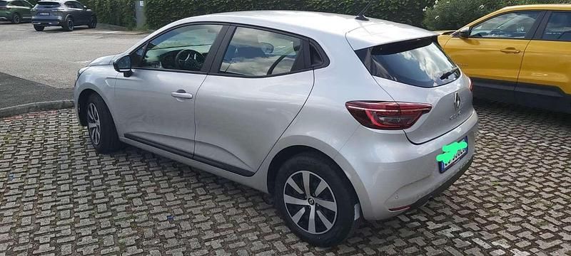 Usata Renault Clio V Equilibre 91 CV (66 kW) 2023 Grigio Utilitaria