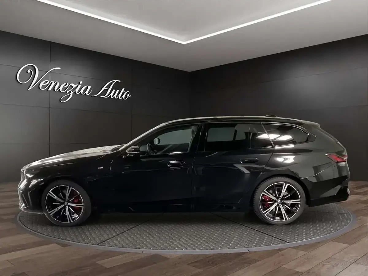 Usata BMW 540 M Sport 302 CV (222 kW) 2025 Nero Station wagon