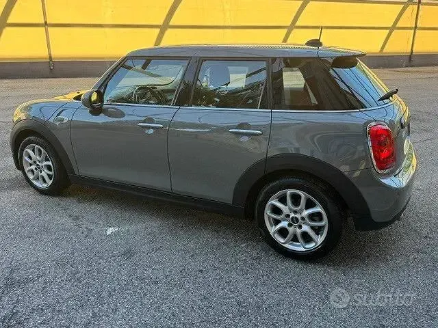 Usata Mini Cooper D 116 CV (85 kW) 2018 Grigio Utilitaria