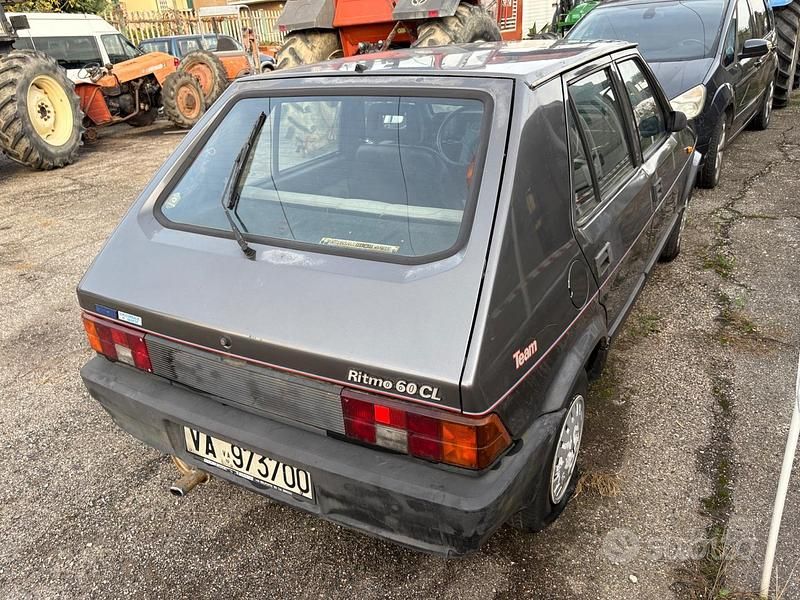 Usata Fiat Ritmo 130 CV (95 kW) 1987 Grigio Berlina