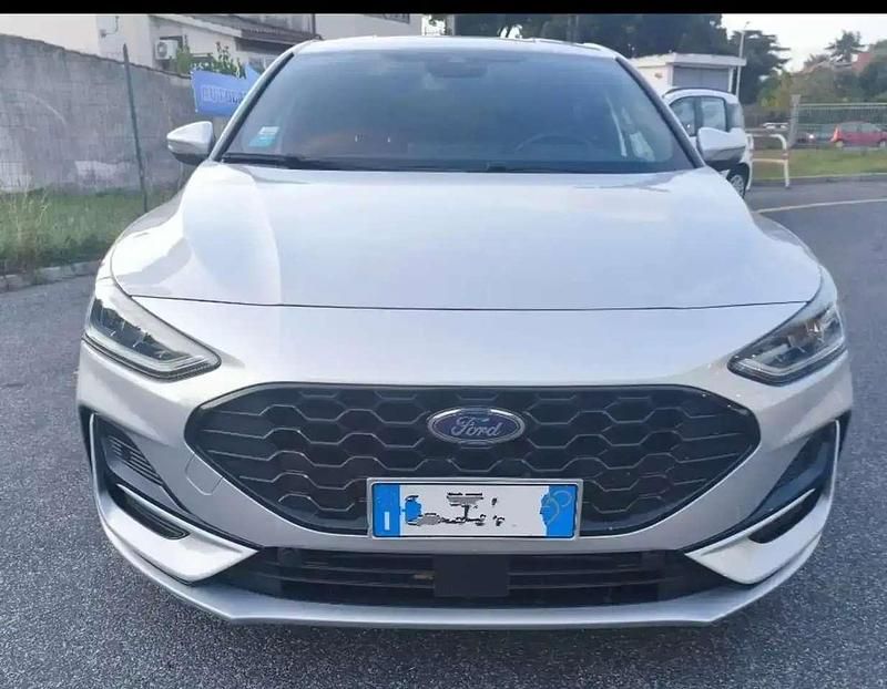 Usata Ford Focus ST-Line 125 CV (91 kW) 2024 Argento Utilitaria