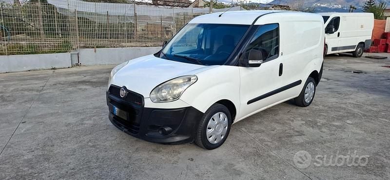 Usata Fiat Doblò 90 CV (66 kW) 2012 Bianco Monovolume