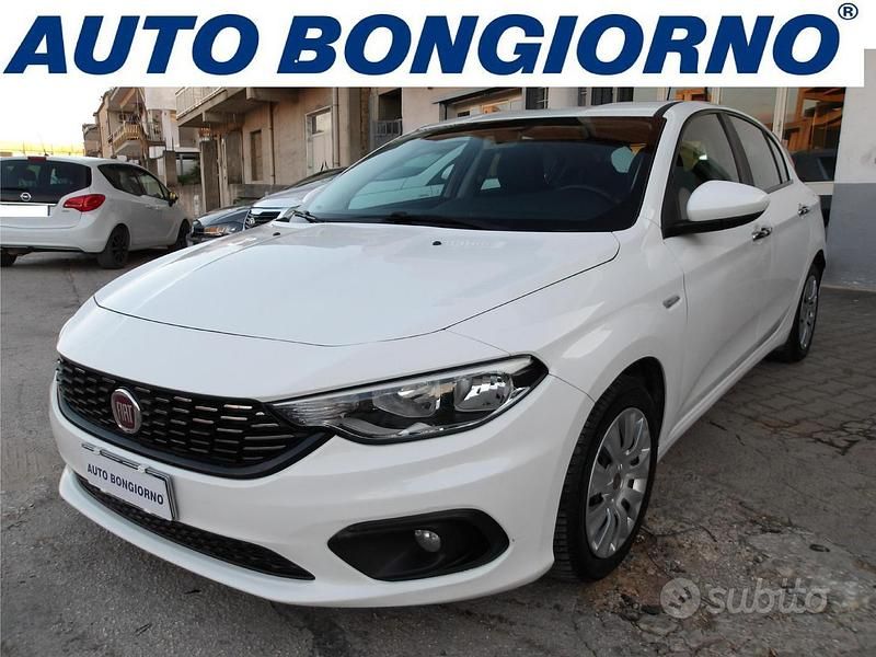 Blu Usata 2018 Fiat Tipo Pop Tre volumi | 8990 € (Cara) - Immagine 1/4