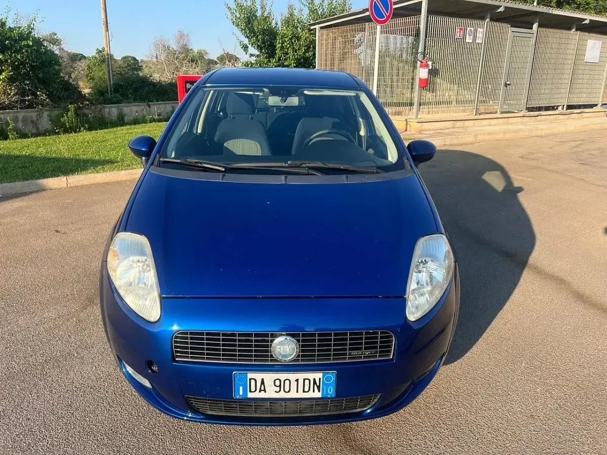 Usata Fiat Grande Punto Dynamic 90 CV (66 kW) 2007 Blu Utilitaria