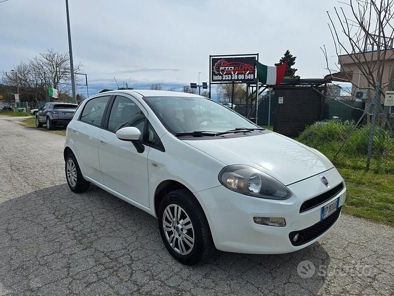 Usata Fiat Punto Evo 77 CV (56 kW) 2012 Bianco Utilitaria