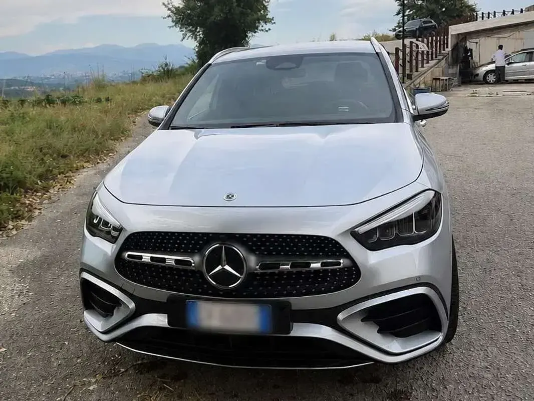Usata Mercedes GLA180 Advanced Plus 116 CV (85 kW) 2024 Argento SUV