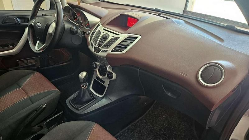 Usata Ford Fiesta 90 CV (66 kW) 2010 Utilitaria