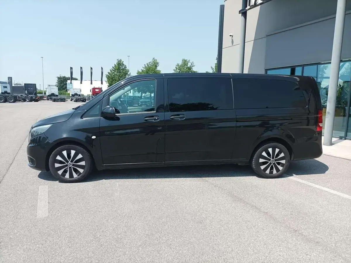 Usata Mercedes Vito 136 CV (100 kW) 2020 Nero ossidania Furgone