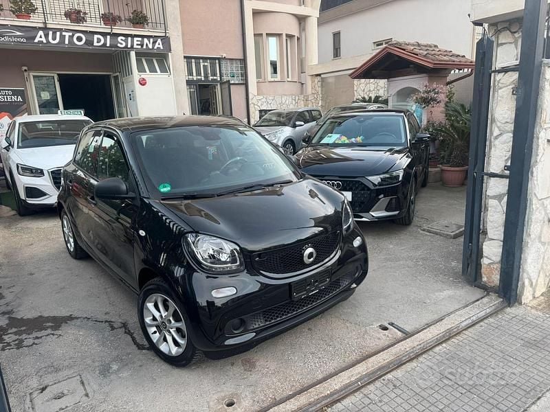 Begagnad Smart ForFour Passion 71 HK (52 kW) 2017 Svart Halvkombi