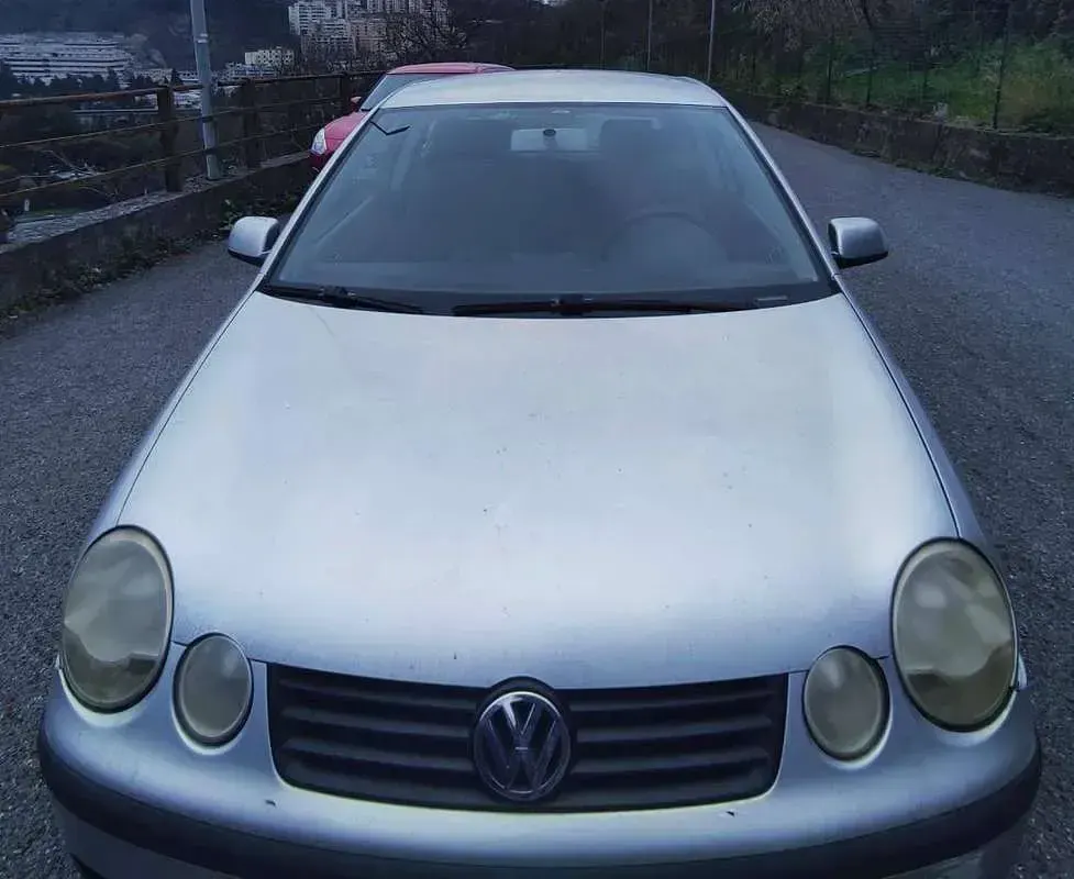 Usata VW Polo Comfortline 101 CV (74 kW) 2002 Grigio Utilitaria