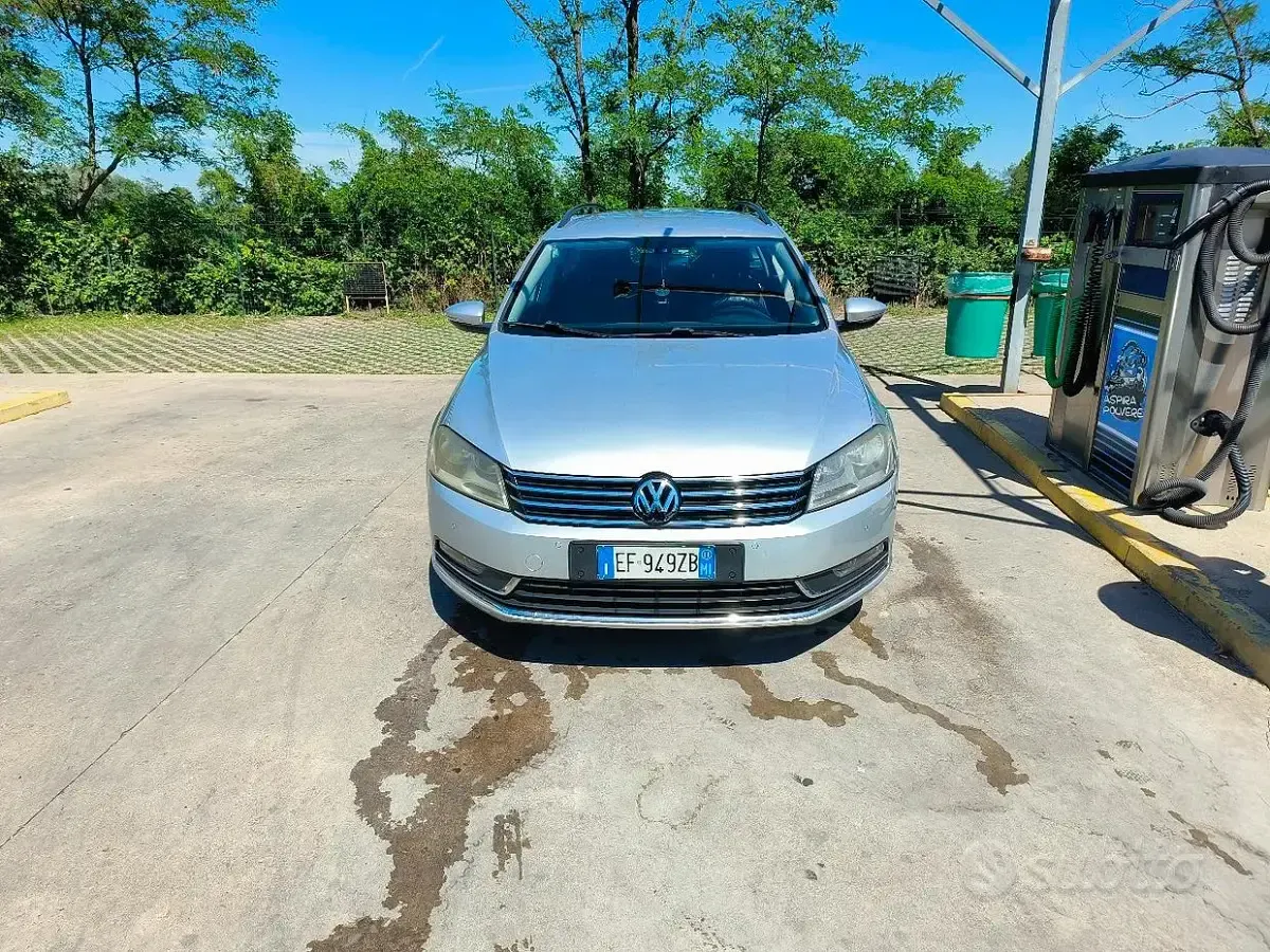 Usata VW Passat 140 CV (102 kW) 2011 Grigio Station wagon