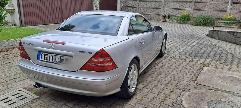Usata Mercedes SLK200 163 CV (119 kW) 2003 Argento Cabrio