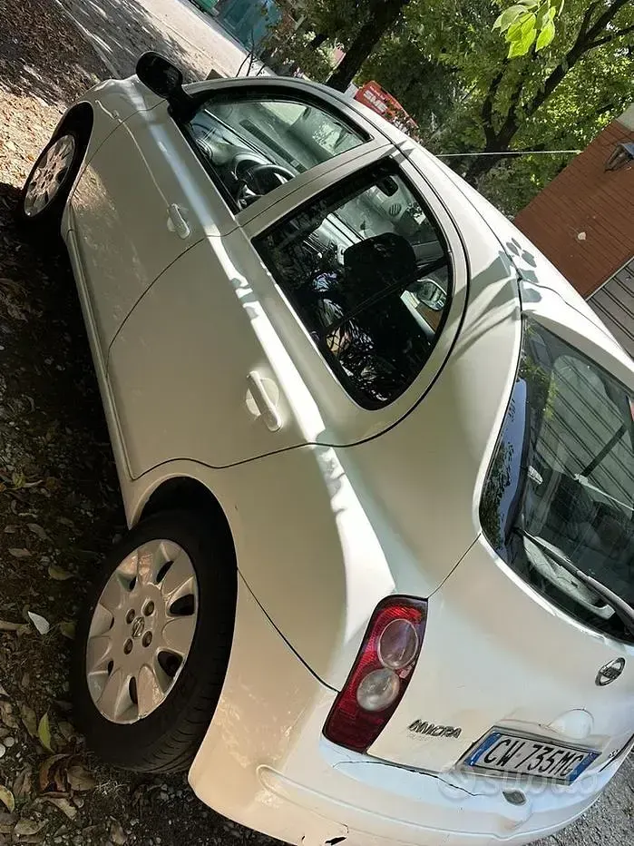 Usata Nissan Micra 65 CV (47 kW) 2005 Bianco Berlina