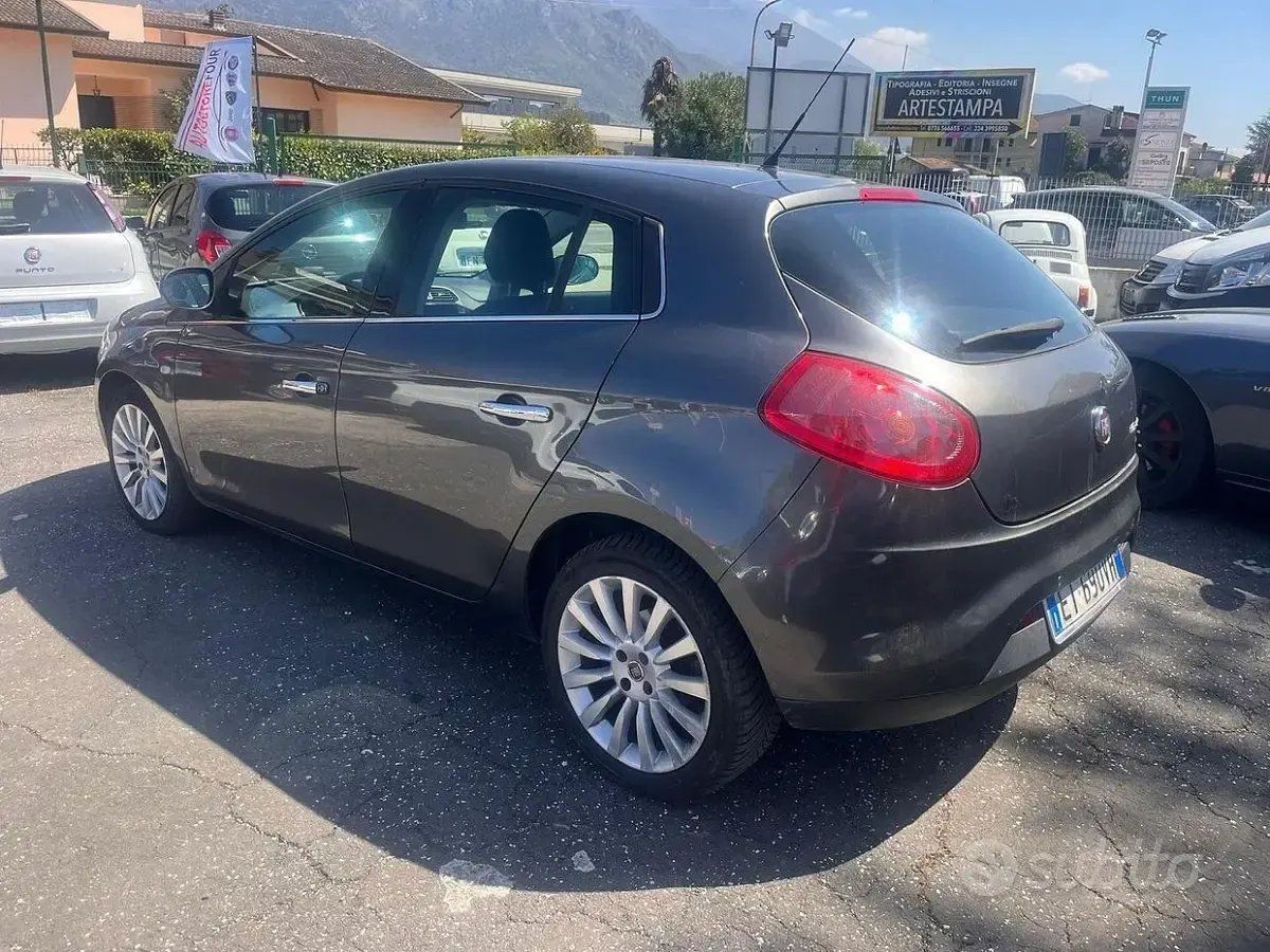Usata Fiat Bravo 120 CV (88 kW) 2014 Grigio Utilitaria