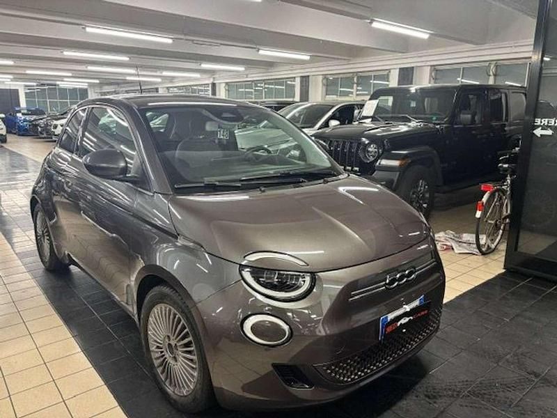 Usata Fiat 500e Icon 42 kW (58 CV) 2021 Grigio Utilitaria