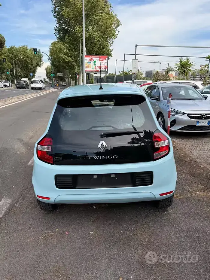 Usata Renault Twingo Intens 90 CV (66 kW) 2018 Bluazzurro Utilitaria