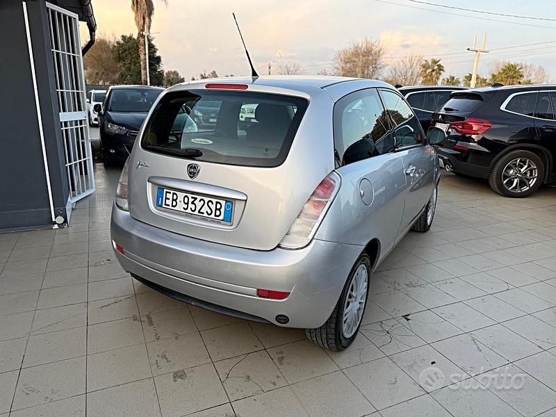Usata Lancia Ypsilon 59 CV (43 kW) 2010 Grigio Utilitaria