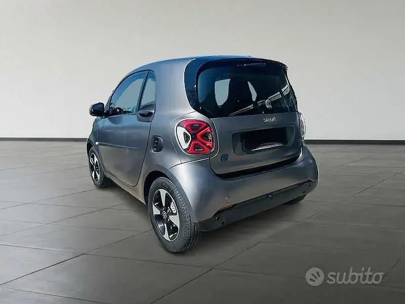 Usata Smart ForTwo Coupé Passion 60 kW (82 CV) 2023 Grigio Utilitaria