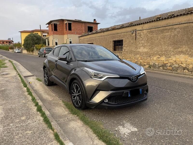 Grigio Usata 2019 Toyota C-HR Lounge SUV | 15.000 € (Super prezzo) - Immagine 1/4